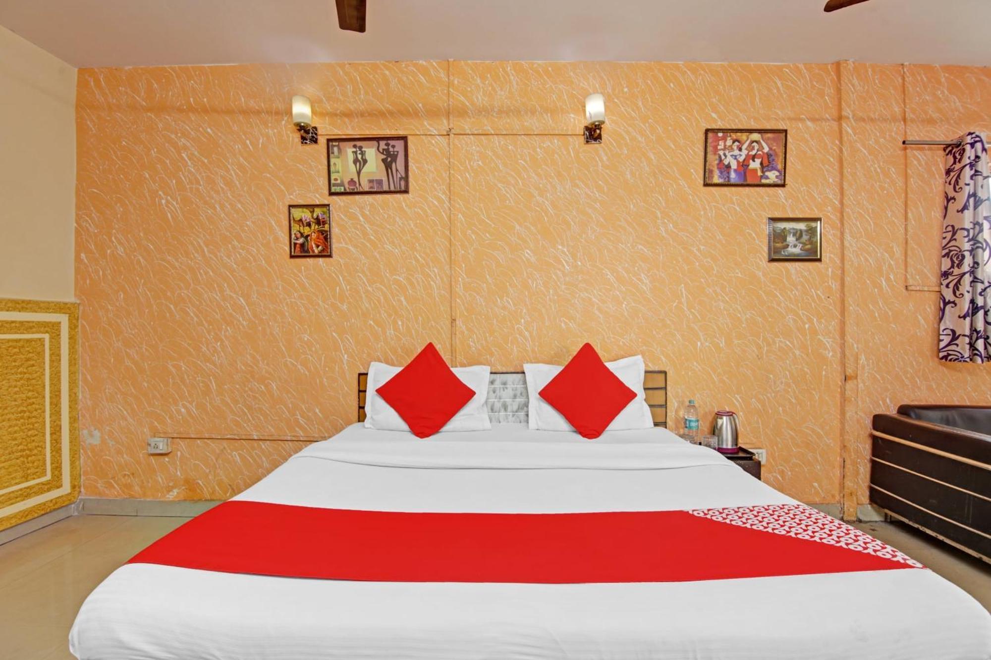 Hotel O Glorious Stayz Нойда Экстерьер фото